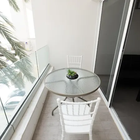 Spacious Studio Downtown Apartamento *